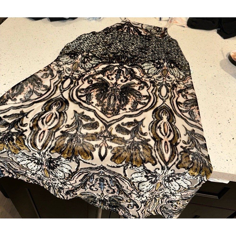 Lucy love velvet dress